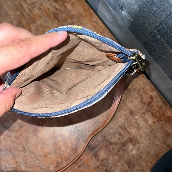 Cute Blue Floral Sakroots Purse - Picture 5 of 7